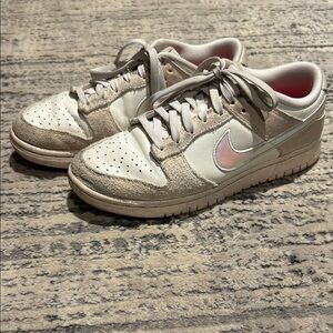 Nike Dunk Low SAIL/ MULTI COLOR/ HYPER PINK, Size 8 M